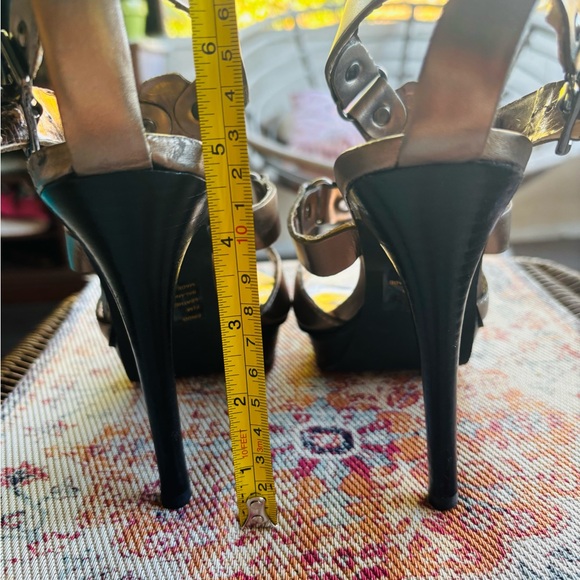 Strappy Gold copper foil Leather 5” heels - Picture 7 of 16